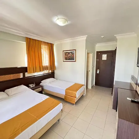 Kleopatra Ada Hotell 4*