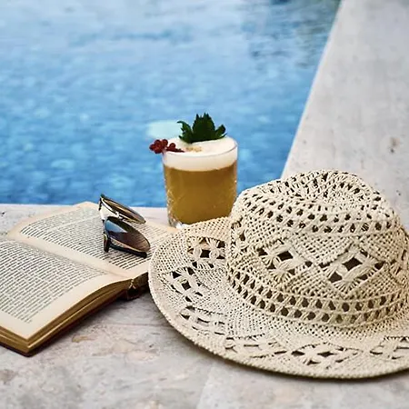 Kleopatra Ada Hotell